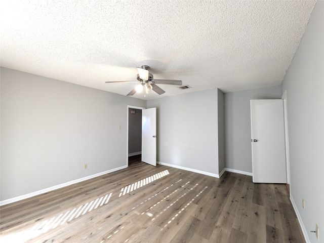 323 Teakwood Lane, Lewisville, TX 75067