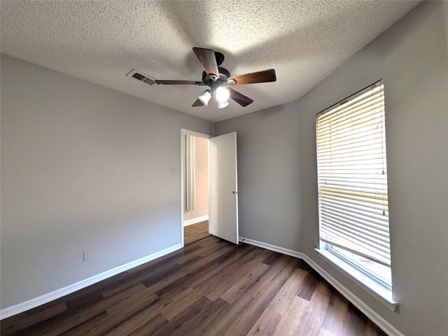323 Teakwood Lane, Lewisville, TX 75067