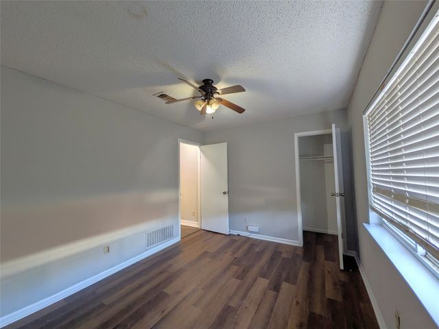 323 Teakwood Lane, Lewisville, TX 75067