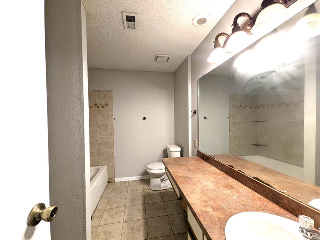 323 Teakwood Lane, Lewisville, TX 75067