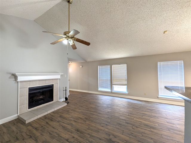 323 Teakwood Lane, Lewisville, TX 75067