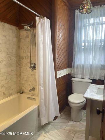 670 E Bay Avenue, Barnegat, NJ 08005