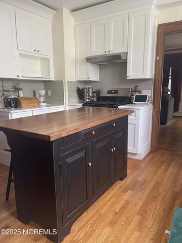 670 E Bay Avenue, Barnegat, NJ 08005