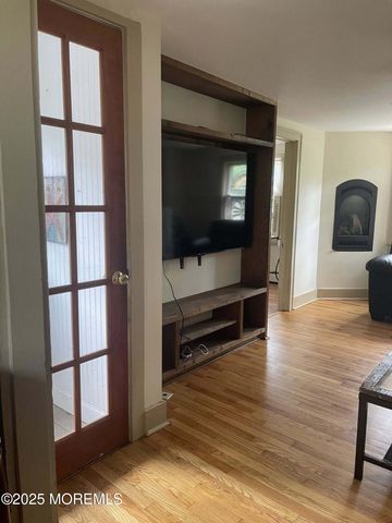 670 E Bay Avenue, Barnegat, NJ 08005