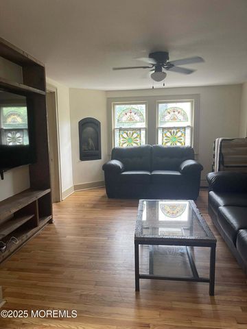 670 E Bay Avenue, Barnegat, NJ 08005