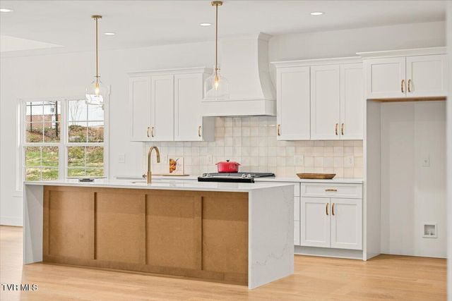 2306 Rambling Road, Johnson City, TN 37604