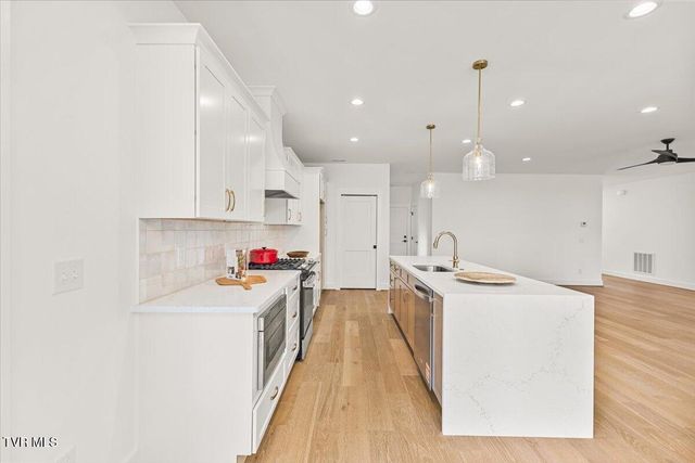 2306 Rambling Road, Johnson City, TN 37604