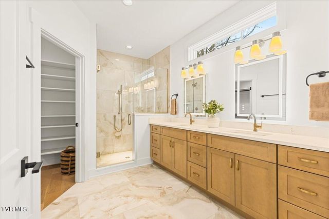 2306 Rambling Road, Johnson City, TN 37604