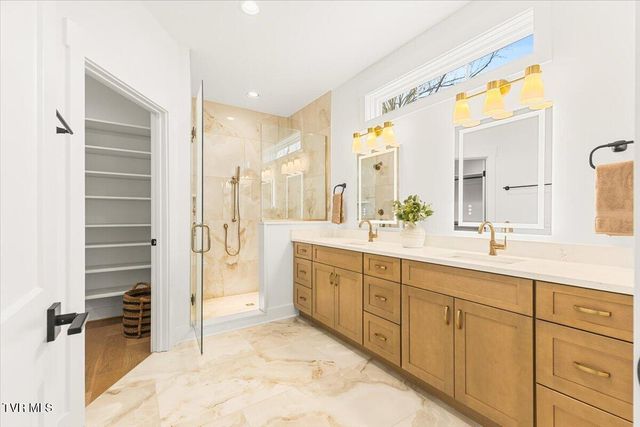 2306 Rambling Road, Johnson City, TN 37604