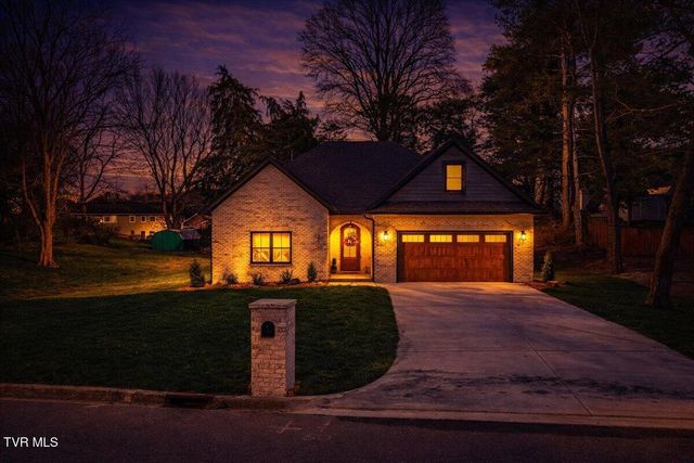 2306 Rambling Road, Johnson City, TN 37604