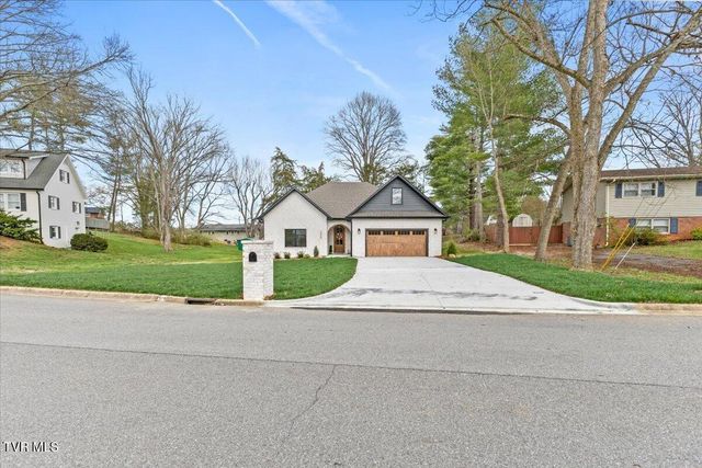 2306 Rambling Road, Johnson City, TN 37604