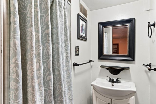 213 SARAZEN DR, Columbia, MO 65202