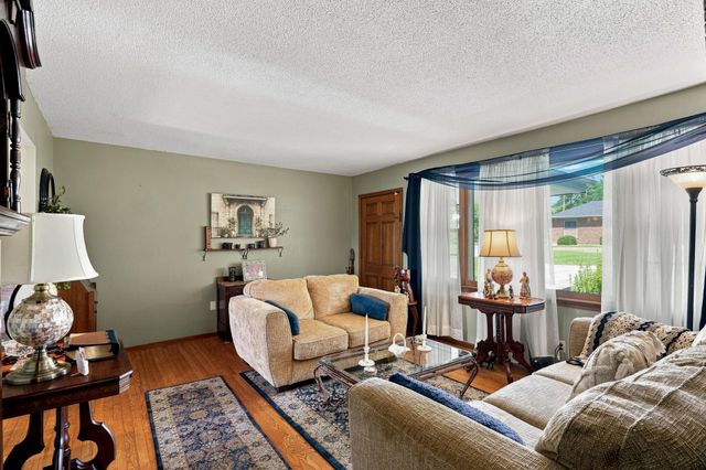 213 SARAZEN DR, Columbia, MO 65202