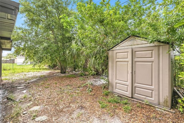 8118 TANGLEWOOD LANE, Tampa, FL 33615