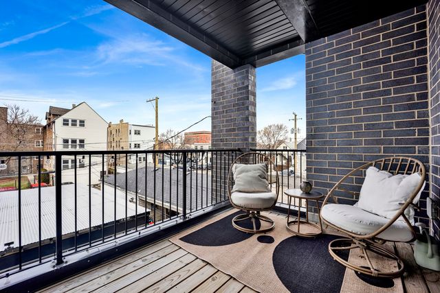 1932 N Drake Avenue 2W, Chicago, IL 60647