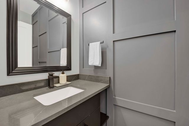 1932 N Drake Avenue 2W, Chicago, IL 60647