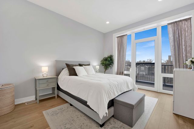 1932 N Drake Avenue 2W, Chicago, IL 60647