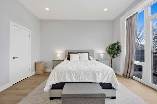 1932 N Drake Avenue 2W, Chicago, IL 60647