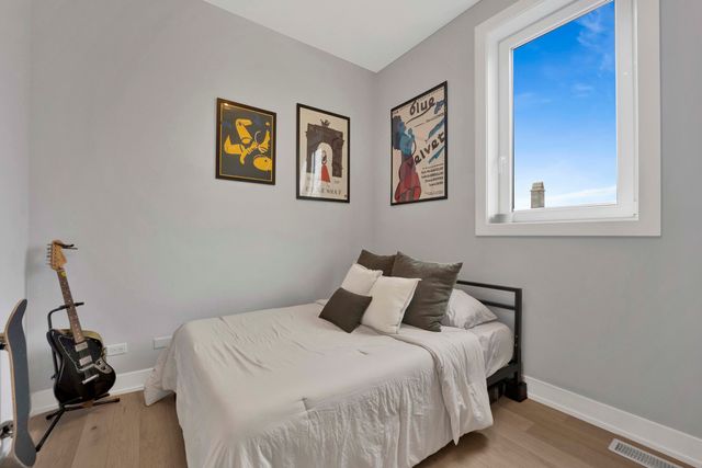 1932 N Drake Avenue 2W, Chicago, IL 60647