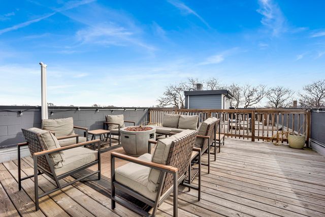 1932 N Drake Avenue 2W, Chicago, IL 60647