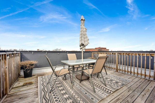 1932 N Drake Avenue 2W, Chicago, IL 60647