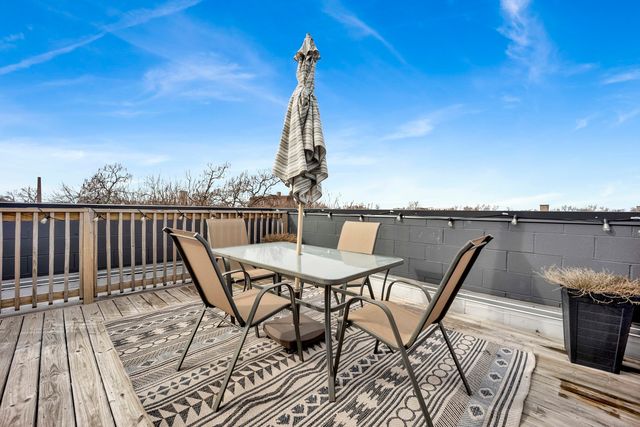 1932 N Drake Avenue 2W, Chicago, IL 60647