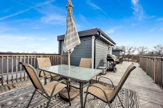 1932 N Drake Avenue 2W, Chicago, IL 60647