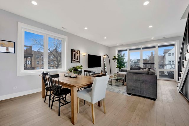 1932 N Drake Avenue 2W, Chicago, IL 60647