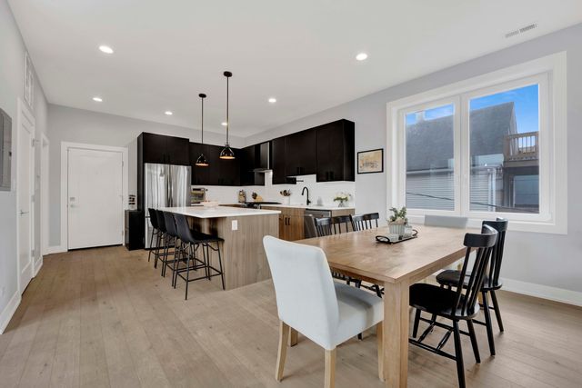 1932 N Drake Avenue 2W, Chicago, IL 60647