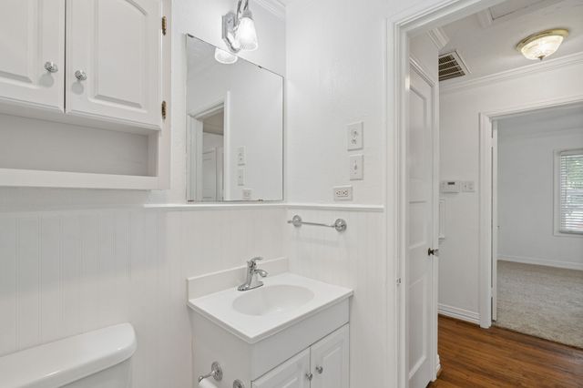 2218 Mountain Lake Road, Dallas, TX 75224
