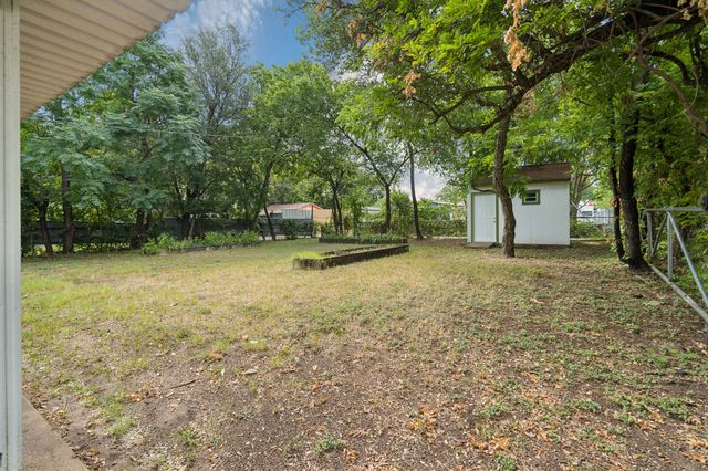 2218 Mountain Lake Road, Dallas, TX 75224