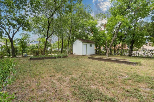 2218 Mountain Lake Road, Dallas, TX 75224