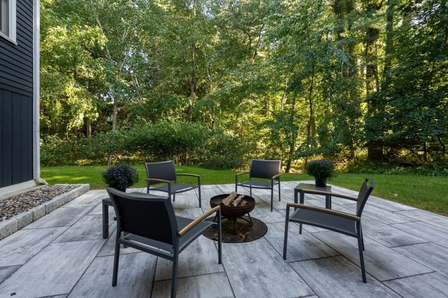 45 Woodmere Dr, Sudbury, MA 01776