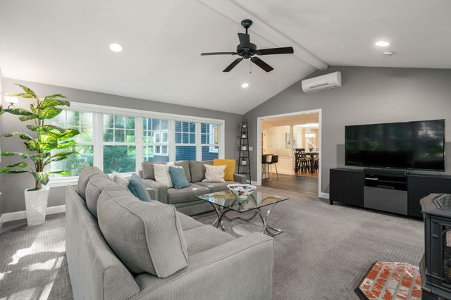 45 Woodmere Dr, Sudbury, MA 01776