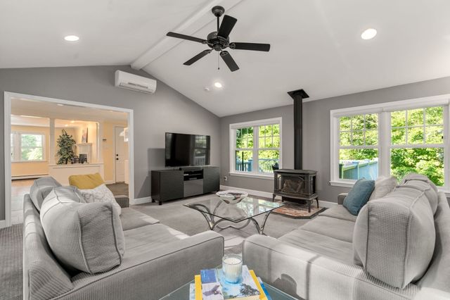 45 Woodmere Dr, Sudbury, MA 01776