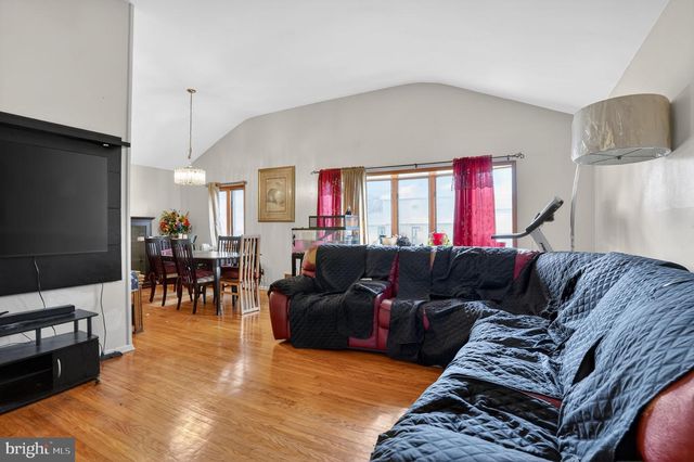 1183 LOWER FERRY RD, Trenton, NJ 08618