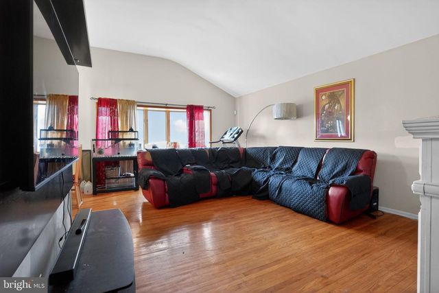 1183 LOWER FERRY RD, Trenton, NJ 08618