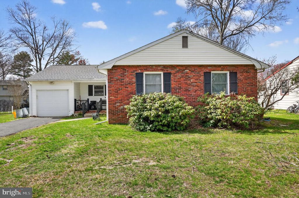 1183 LOWER FERRY RD, Trenton, NJ 08618