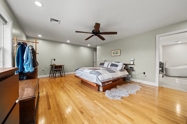 697 Salisbury, Worcester, MA 01609