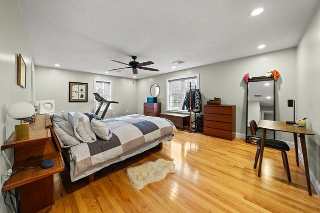 697 Salisbury, Worcester, MA 01609