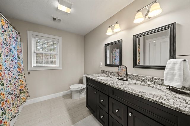 697 Salisbury, Worcester, MA 01609