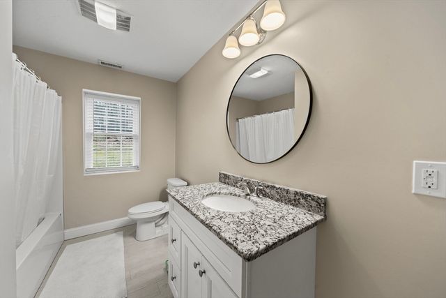 697 Salisbury, Worcester, MA 01609