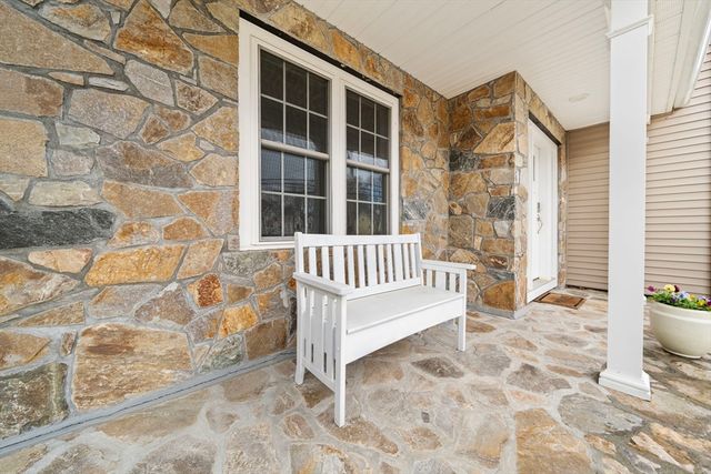 697 Salisbury, Worcester, MA 01609