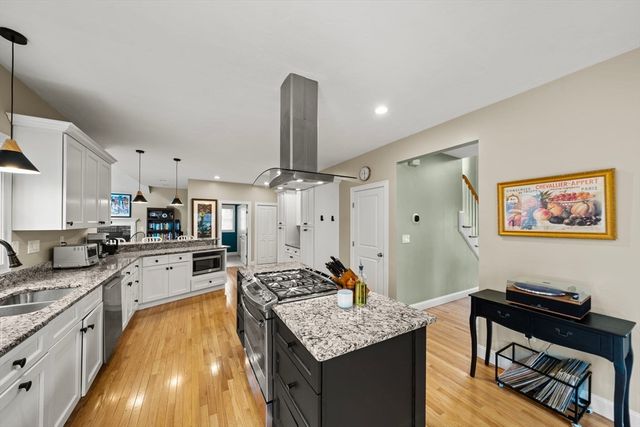 697 Salisbury, Worcester, MA 01609