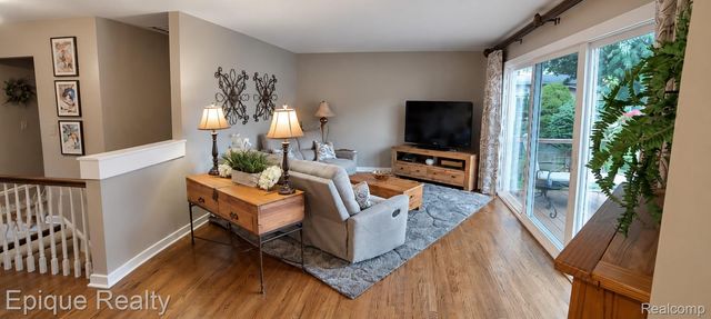 3278 Schoolhouse Drive, Waterford Charter Township, MI 48329