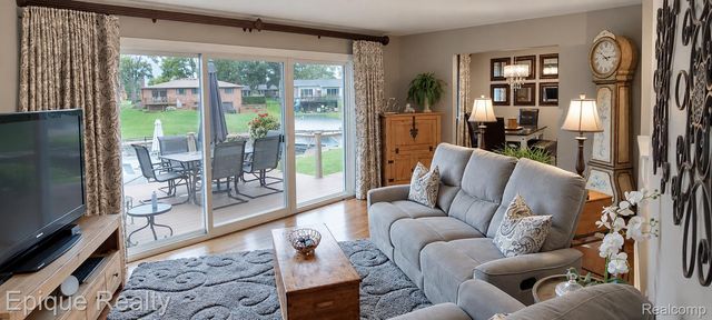 3278 Schoolhouse Drive, Waterford Charter Township, MI 48329