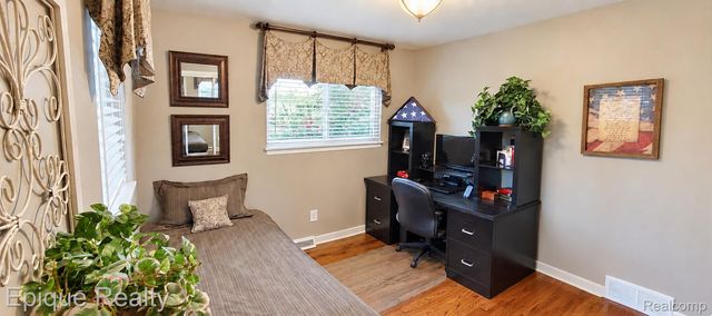 3278 Schoolhouse Drive, Waterford Charter Township, MI 48329