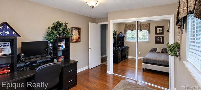 3278 Schoolhouse Drive, Waterford Charter Township, MI 48329