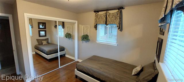 3278 Schoolhouse Drive, Waterford Charter Township, MI 48329