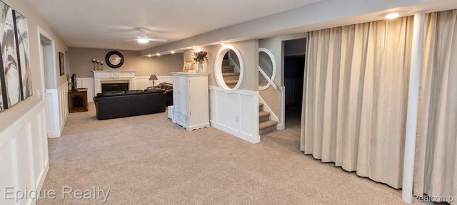 3278 Schoolhouse Drive, Waterford Charter Township, MI 48329